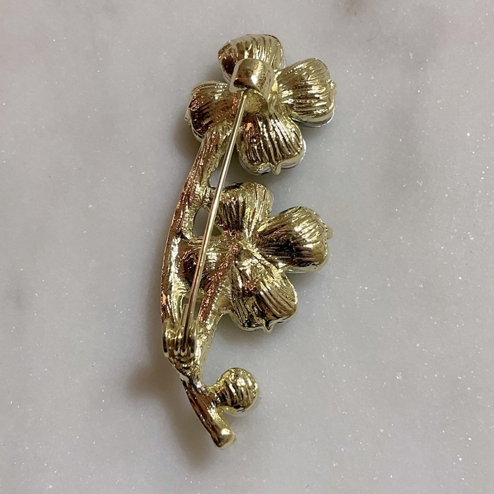 St. Patrick’s Day Clover Broach Pin - Picture 3 of 3